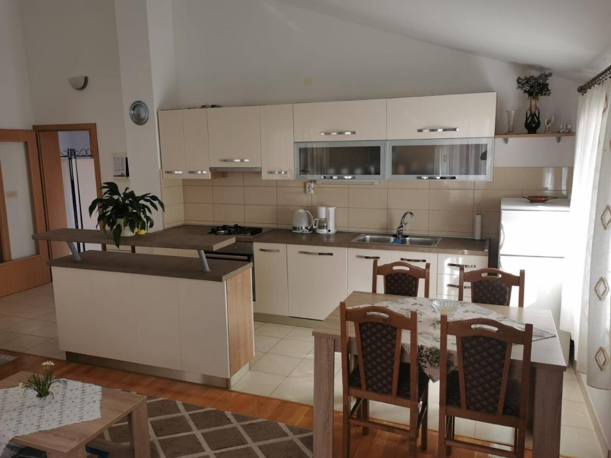 Apartman Zora ポドストラナ エクステリア 写真